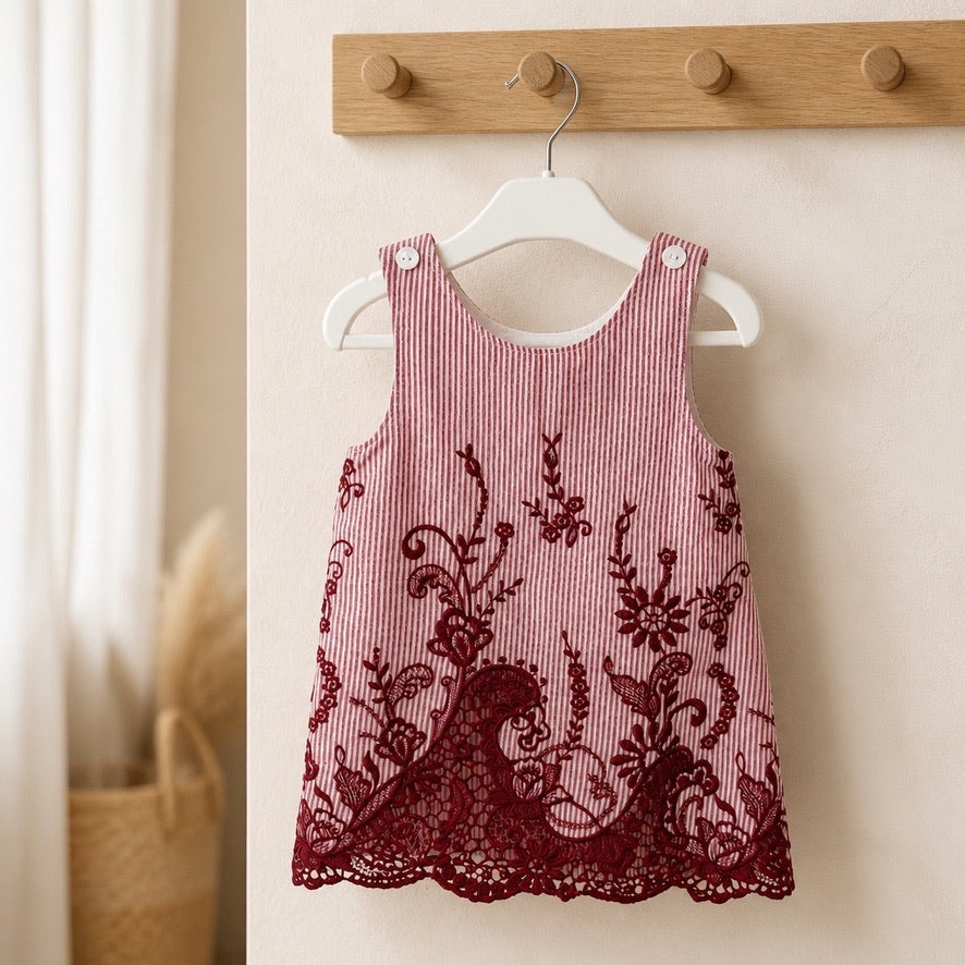 Robe en Coton  rouge / blanc broderie Rouge